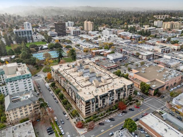 555 Laurel Avenue, San Mateo CA: https://media.crmls.org/mediaz/ca8754a4-cdaf-465d-9d60-522b31c3d777.jpg