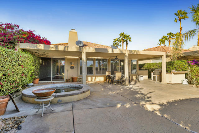 86 N Kavenish Drive, Rancho Mirage CA: https://media.crmls.org/mediaz/ca8781d0-d2ce-4609-8edf-9ca7cb318cc1.jpg