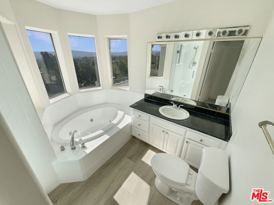 MLS #25505603 image #32