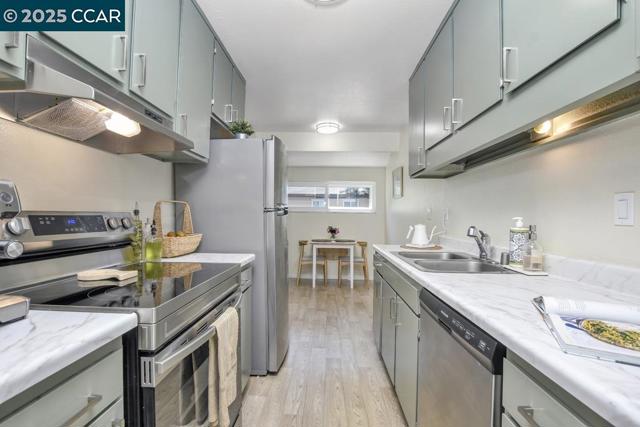 3051 Treat Blvd., Concord CA: https://media.crmls.org/mediaz/ca8869cd-a4ef-4565-a9af-71c2df178e5e.jpg
