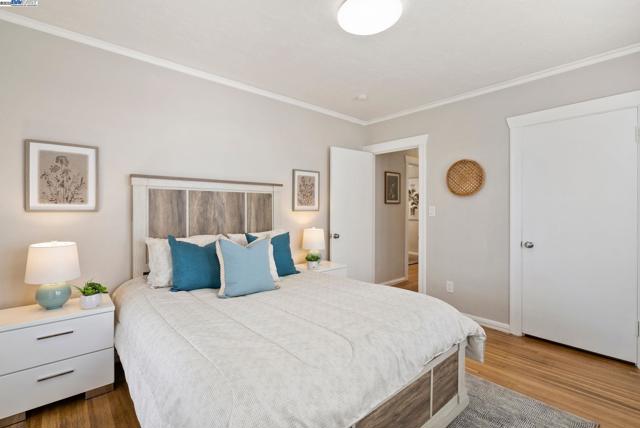 2806 Clay St, Alameda CA: https://media.crmls.org/mediaz/ca8870a5-34b5-485a-b584-c79b34f61c66.jpg