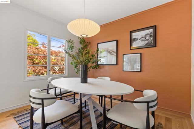 2451 Carmel St, Oakland CA: https://media.crmls.org/mediaz/ca88eb3e-ab09-4453-92d4-096e950665cc.jpg