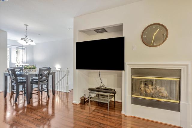 Image 15 of 34 For 4380 Fitzwilliam St