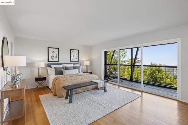 5920 Ascot Dr, Oakland CA: https://media.crmls.org/mediaz/ca8ae7d9-e165-40f7-8026-7958cc985234.jpg