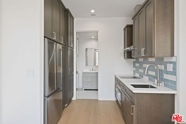 10503 Tennessee Avenue, Los Angeles CA: https://media.crmls.org/mediaz/ca8ba193-c79e-4679-859d-c75296e275d7.jpg