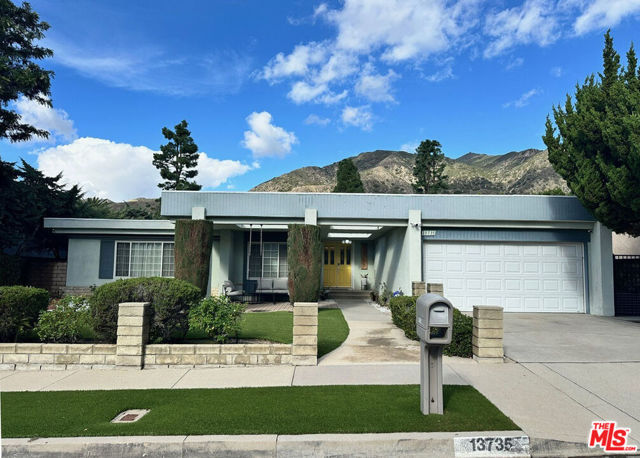13735 Aldergrove Street, Sylmar CA: https://media.crmls.org/mediaz/ca8bd5f9-afcc-455c-ac3a-4bbb54ff6596.jpg