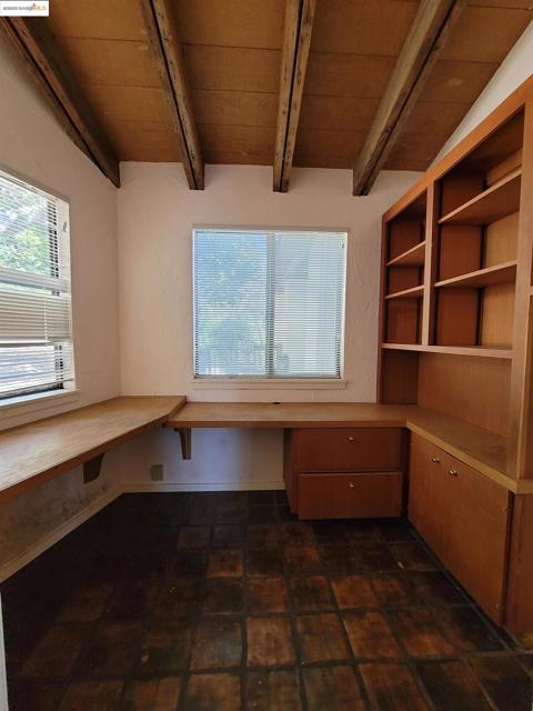 40 Hilldale Ct, Orinda CA: https://media.crmls.org/mediaz/ca8c2ad8-a6c3-4845-86c0-8b1177f87aff.jpg