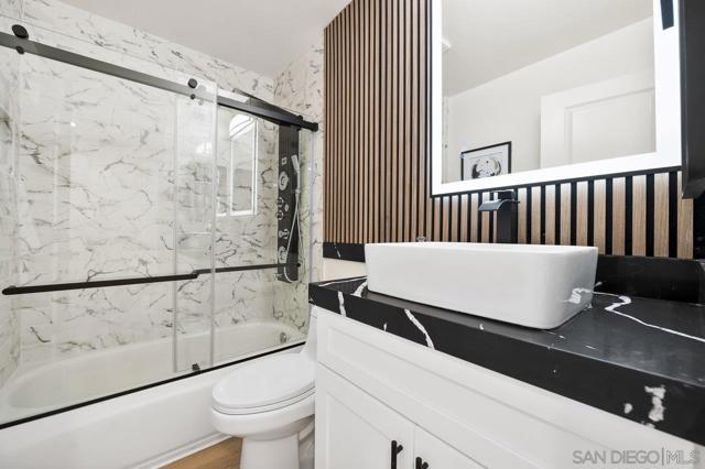 17676 Corte Sobrado, San Diego CA: https://media.crmls.org/mediaz/ca8c575c-1af4-4f6a-9009-a9b1d8aa3c89.jpg