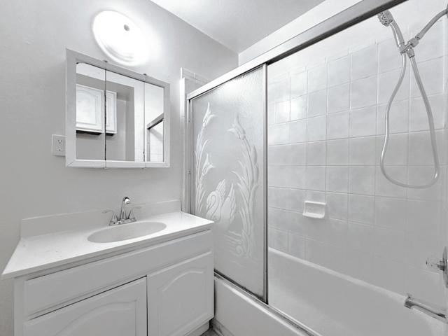 2645 23rd Avenue, Oakland CA: https://media.crmls.org/mediaz/ca8c6d58-3fbc-41fa-a8e2-3fc7c2faf20a.jpg