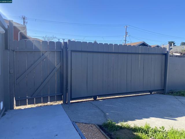 421 Ripley Ave, Richmond CA: https://media.crmls.org/mediaz/ca8d13c0-c064-45cf-999c-cd9d31ccfbf9.jpg