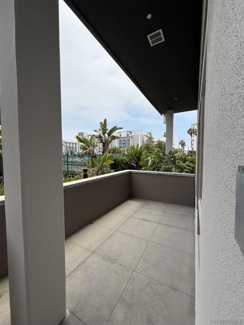 355 N Cleveland Street, Oceanside CA: https://media.crmls.org/mediaz/ca8d9a56-ed55-4b2c-afa7-b9dc85798ccc.jpg