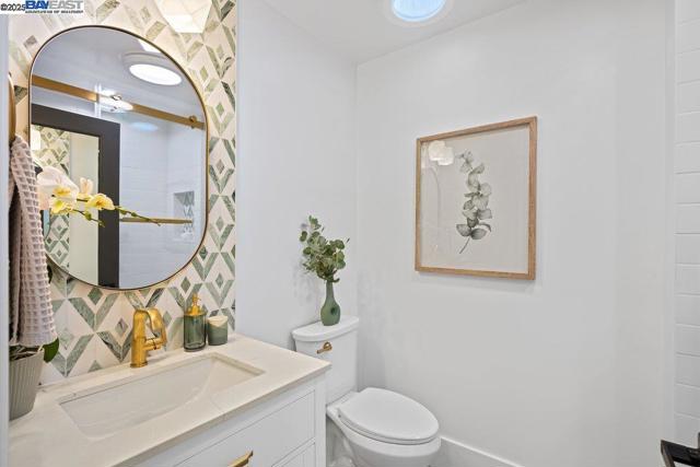 833 Polk St, Albany CA: https://media.crmls.org/mediaz/ca8de2f9-3009-406f-b656-ae1fefd09bbf.jpg