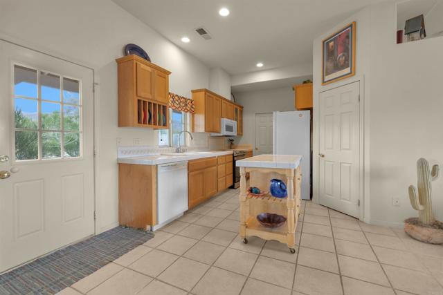 Detail Gallery Image 5 of 22 For 383 Verbena Dr, Borrego Springs,  CA 92004 - 3 Beds | 2 Baths