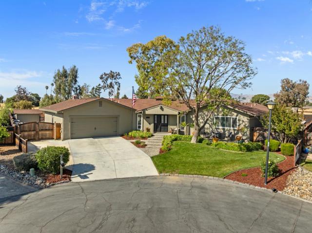 60 Dots Circle, Hollister CA: https://media.crmls.org/mediaz/ca8e48e2-0d22-457a-8f22-6d9892a0a15c.jpg