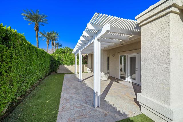 48211 Vista De Nopal, La Quinta CA: https://media.crmls.org/mediaz/ca8ed3e2-652a-4331-8f4b-1b7b32f9a207.jpg