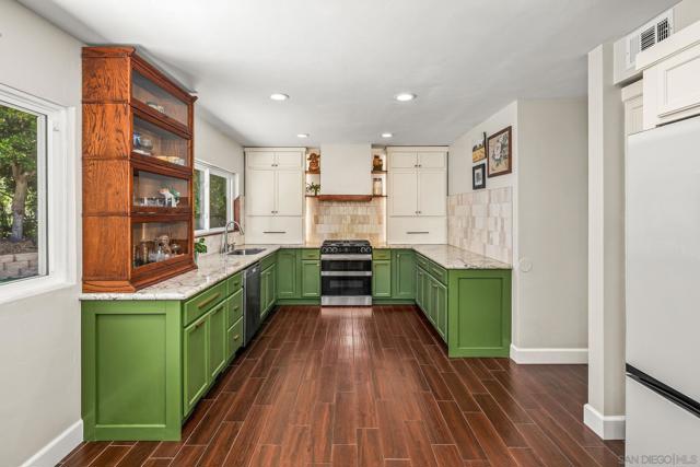 Image 8 of 53 For 1839 Avocado