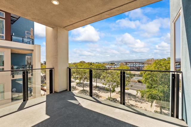 718 Eppleton Lane, Foster City CA: https://media.crmls.org/mediaz/ca8fc8b1-6415-4a58-b776-2fe06c544bd5.jpg