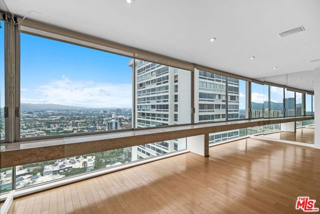 2220 Avenue Of The Stars, Los Angeles CA: https://media.crmls.org/mediaz/ca900ff8-04c0-44df-aae5-9aeea7fc52f0.jpg