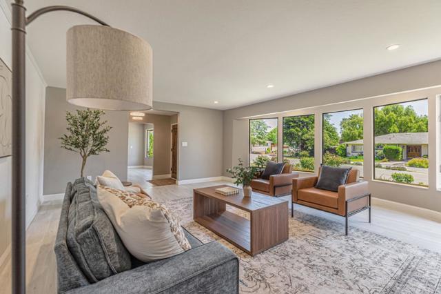 445 Marks Drive, Hollister CA: https://media.crmls.org/mediaz/ca902df5-e407-45f3-bc66-2e32476f70d9.jpg