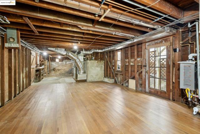 84 Portsmouth Rd, Piedmont CA: https://media.crmls.org/mediaz/ca90b250-66c2-4a84-86f1-66d0020bd8ed.jpg