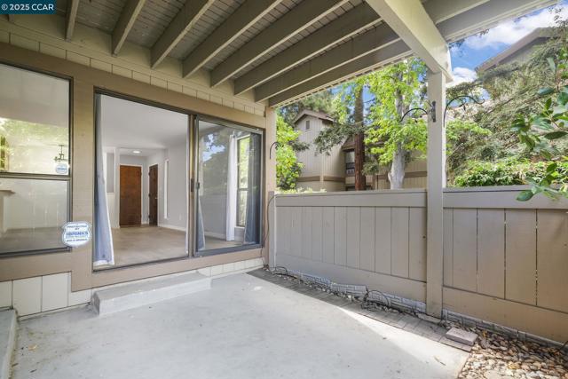 1544 Bailey Rd, Concord CA: https://media.crmls.org/mediaz/ca9162ff-3d59-40f9-bf07-0308de11220f.jpg
