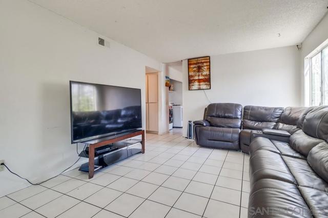 201 Treewood Street, San Diego CA: https://media.crmls.org/mediaz/ca91b1af-f540-48f3-8813-3a9318193340.jpg