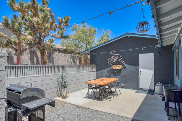 61589 El Reposo Street, Joshua Tree CA: https://media.crmls.org/mediaz/ca92c143-810c-4c01-9bcc-f6d7b967b11d.jpg