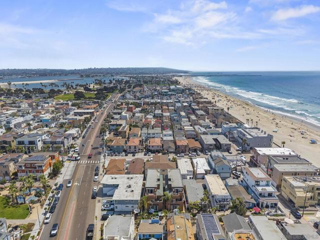 735 Jersey Court, San Diego CA: https://media.crmls.org/mediaz/ca92f9ae-7664-4743-8fb3-7390446fe19a.jpg