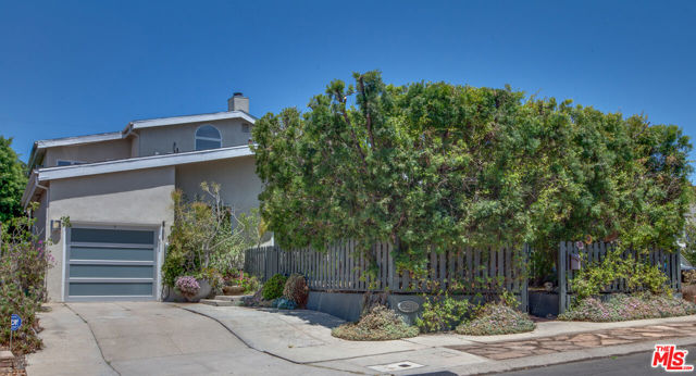 12521 Westminster Avenue, Los Angeles CA: https://media.crmls.org/mediaz/ca933190-e180-41ce-96de-fde9f404a39e.jpg