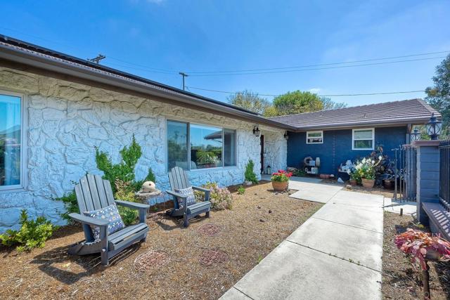 660 Via Rancho Pkwy, Escondido CA: https://media.crmls.org/mediaz/ca9335b5-333b-44b2-9320-546344e1f6cd.jpg