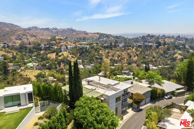 2742 Creston Drive, Los Angeles CA: https://media.crmls.org/mediaz/ca93422e-d457-4e8c-a3dd-1c6342f5237c.jpg