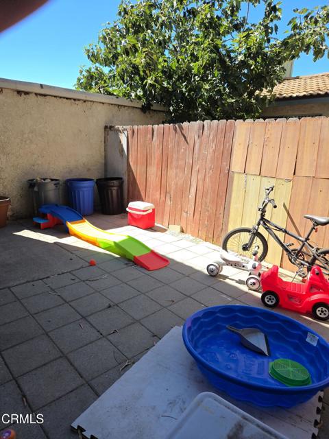 102 E Ventura Street, Santa Paula CA: https://media.crmls.org/mediaz/ca93951f-c64b-48f8-950d-906aef3cb0fb.jpg