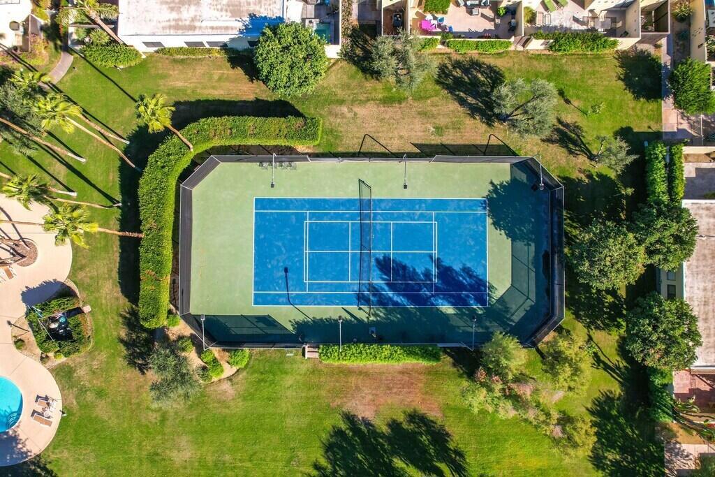 https://media.crmls.org/mediaz/ca940e45-2a1c-40eb-8362-8c739419de87.jpg?preset=X-Large