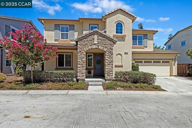 2097 Salice Way, Brentwood CA: https://media.crmls.org/mediaz/ca942035-e2fe-458c-af47-bb872bc44cc9.jpg