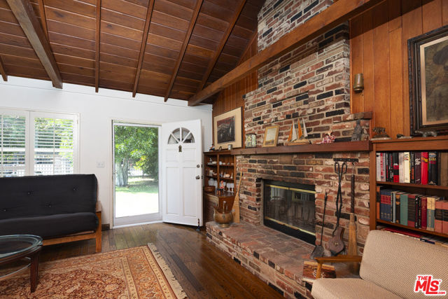 14755 Huston Street, Sherman Oaks CA: https://media.crmls.org/mediaz/ca94d2f2-b658-4ac1-a856-f299d35b5e45.jpg