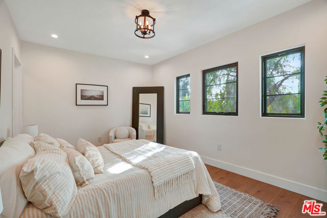 8617 Rugby Drive, West Hollywood CA: https://media.crmls.org/mediaz/ca94d5a1-d627-4fcd-a7e7-5fc3d64559d2.jpg