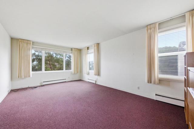 3900 Balboa Street, San Francisco CA: https://media.crmls.org/mediaz/ca94fef4-2c48-45bf-b274-995792dd65af.jpg