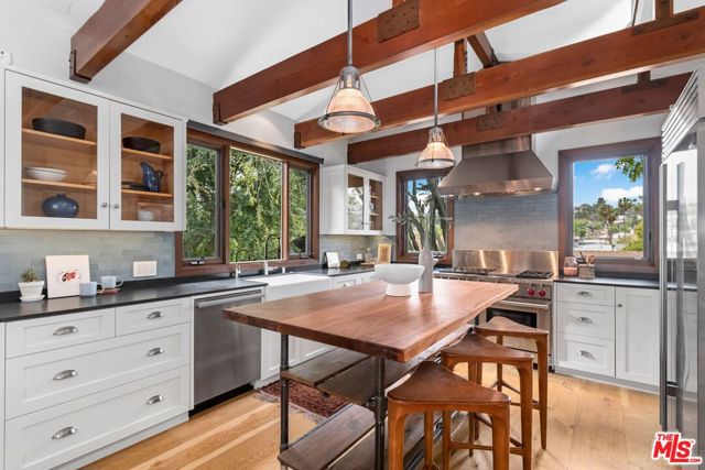 1409 Waterloo Street, Los Angeles CA: https://media.crmls.org/mediaz/ca952e4d-e958-427e-a47a-353019f436e6.jpg