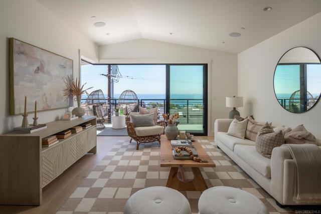 2262 Cambridge Ave, Cardiff by the Sea CA: https://media.crmls.org/mediaz/ca9610b9-66f4-4415-a4f9-45ad645ce718.jpg