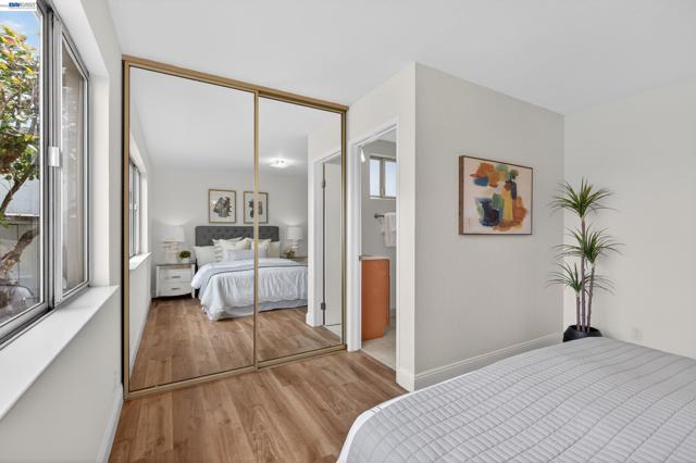 Image 20 of 32 For 15753 Via Sonata