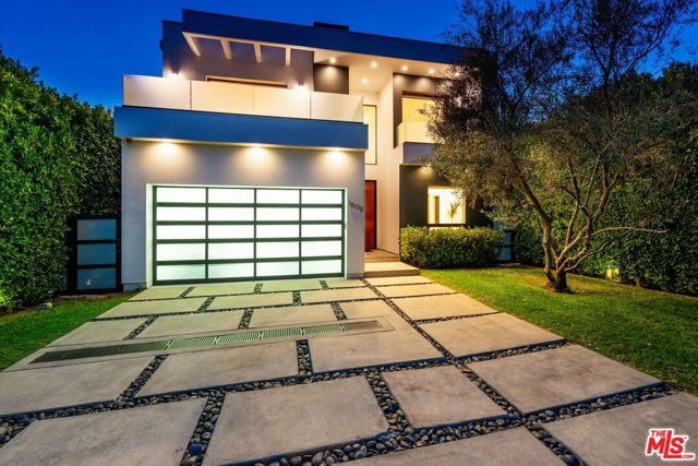 1609 N Stanley Avenue, Los Angeles CA: https://media.crmls.org/mediaz/ca96686c-5308-4cdf-b0fc-a70bb2b98585.jpg
