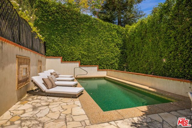 5 Bed Home for Sale in Los Angeles, California