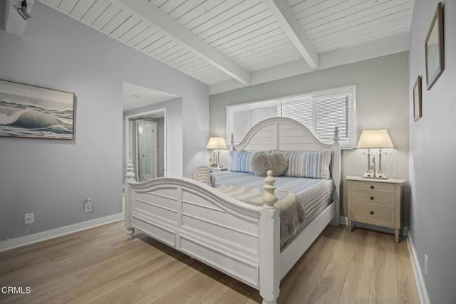 2924 Lakeshore Court, Oxnard CA: https://media.crmls.org/mediaz/ca99c9d2-b684-40b6-ba67-5f8ad11a4c1e.jpg