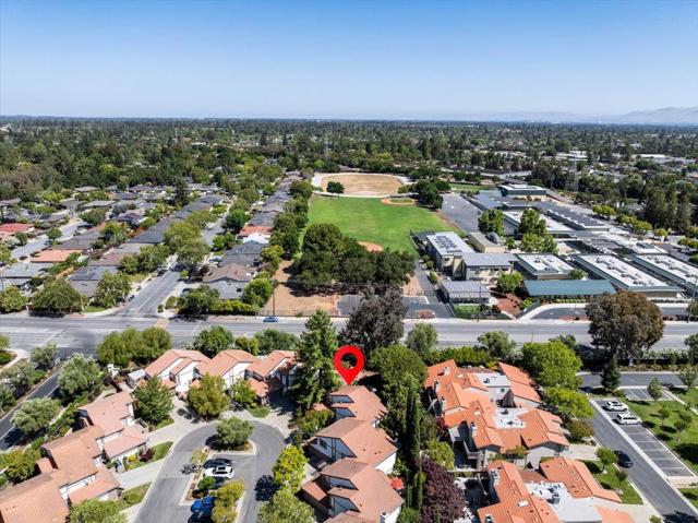 116 Calle Nivel, Los Gatos CA: https://media.crmls.org/mediaz/ca9a1d83-5f3b-4be2-a4c6-cb9e21d470e7.jpg