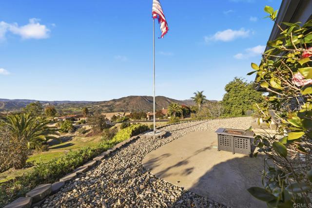 1524 Zutano Lane, Fallbrook CA: https://media.crmls.org/mediaz/ca9a78dd-72a7-4aed-acaa-790d6082d618.jpg