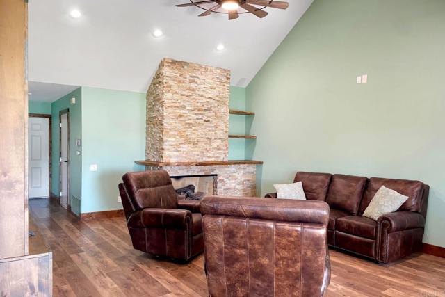 14787 Caminito Orense Oeste, San Diego CA: https://media.crmls.org/mediaz/ca9ac6b5-c28f-4f49-ba6f-017124253ca1.jpg