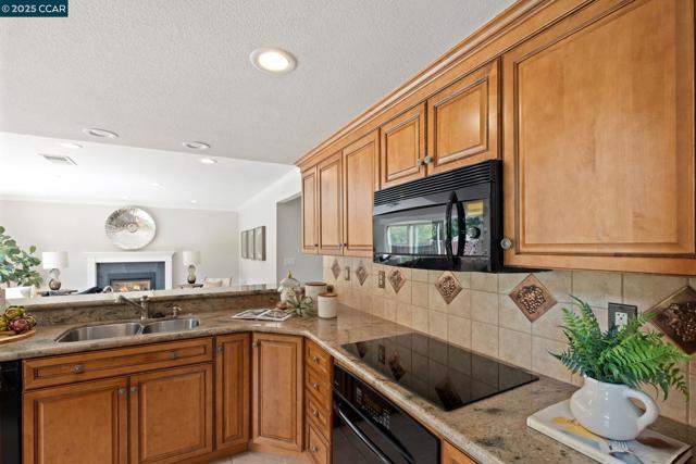 4728 Buckboard Way, Richmond CA: https://media.crmls.org/mediaz/ca9b2a6a-3c19-42f0-beaf-b32028fbb6c1.jpg