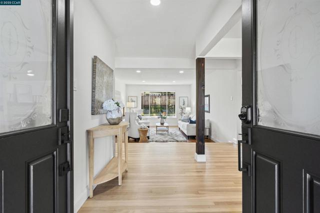 109 Baldwin Dr, Danville CA: https://media.crmls.org/mediaz/ca9bbbfa-05e4-4c4d-a08c-8872efb62e02.jpg