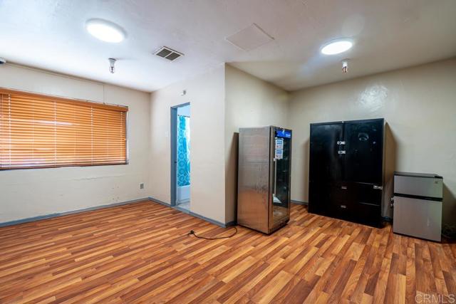 9780 Dunbar Ln Lane, El Cajon CA: https://media.crmls.org/mediaz/ca9cdd46-8c87-4812-ae9a-9183fb9487c6.jpg
