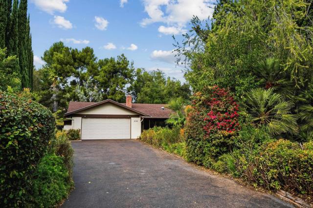 530 Idaho Avenue, Escondido CA: https://media.crmls.org/mediaz/ca9d2c80-2ef9-4c66-a985-bd8dc1d37d94.jpg
